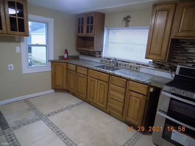 Building Photo - 3 br, 1.5 bath House - 24025 Cunningham Ave