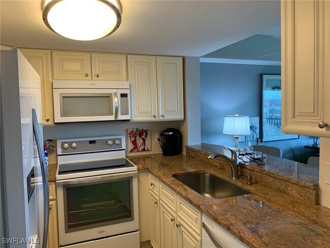 Foto del edificio - 7406 Lake Breeze Dr