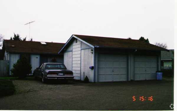 Foto principal - 426-428 130th St. Ct S