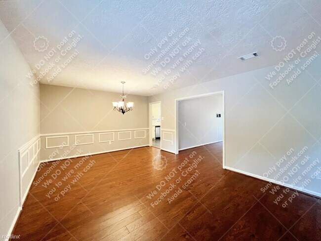 Building Photo - 3 br, 2 bath House - 2 Columbia St