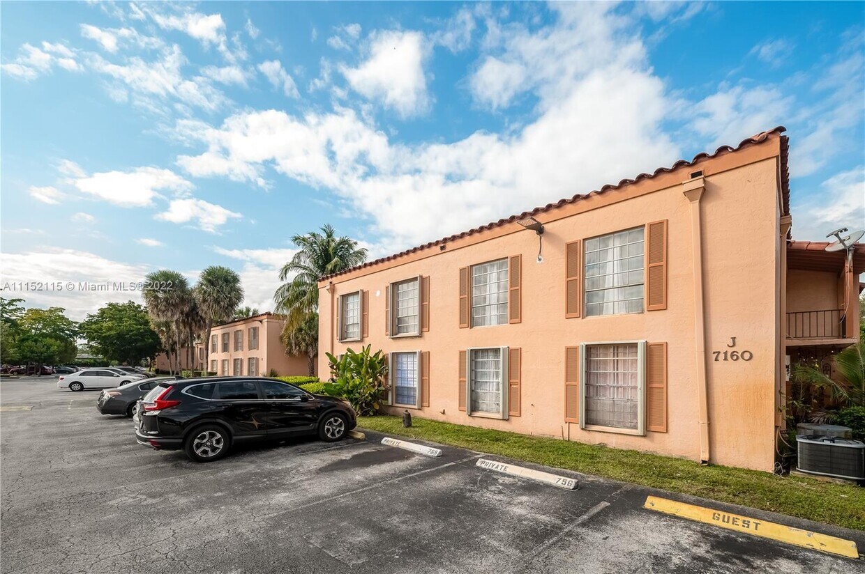 7160 Fairway Dr Unit J7, Hialeah, FL 33014 Condo for Rent in Hialeah