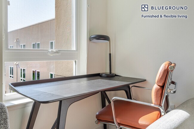 Foto del edificio - 100 Callan Ave