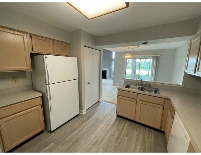 Building Photo - 1132 Coldspring Rd