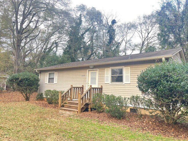 Foto del edificio - Cozy Normaltown Two Bedroom Home