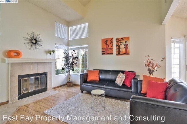 Building Photo - 3 br, 3 bath House - 39880 Parada St.