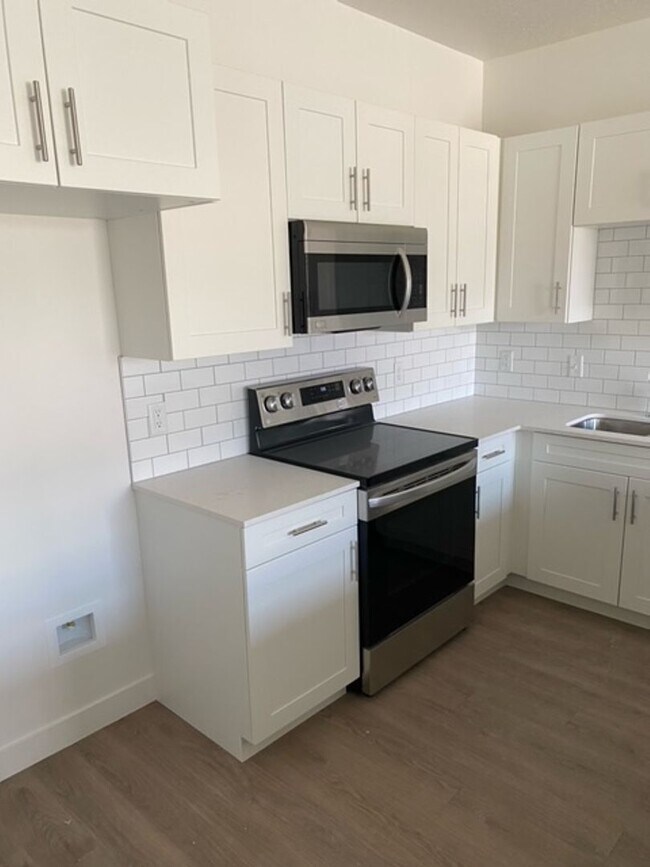 Foto del edificio - Spacious Town Home
