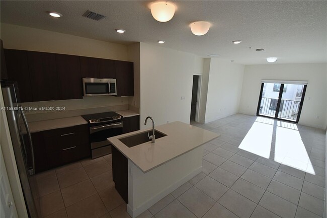 Foto del edificio - 4745 NW 84th Ct