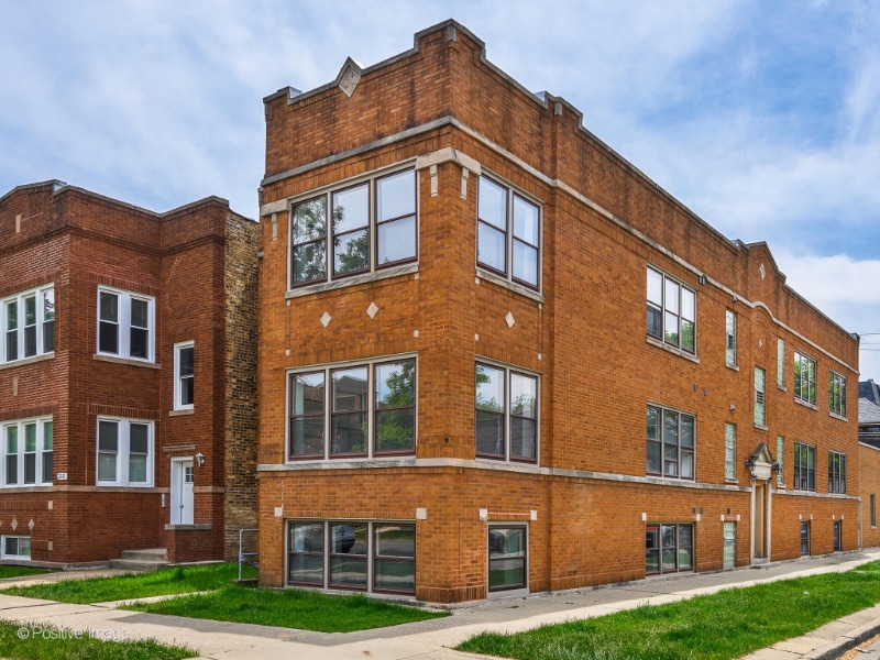 Photo - 3557 N Bell Ave (Chicago, IL)