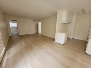 Building Photo - 13531 Wyandotte St