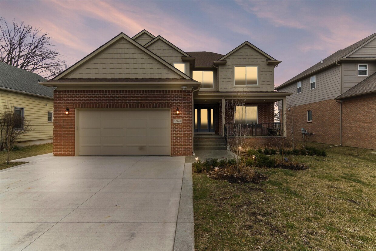 Primary Photo - 37440 Curwood Dr