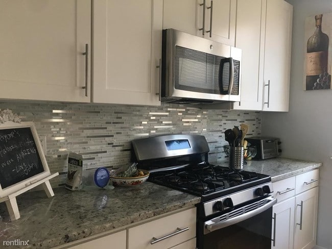 Building Photo - 5 br, 4 bath Apartment - 4126 Tower St