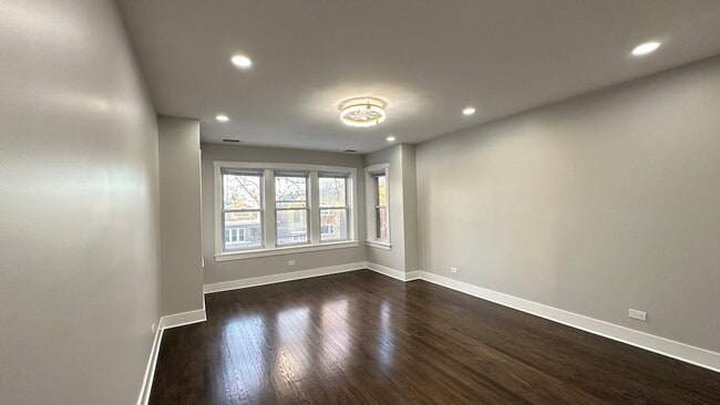 Building Photo - 5224 N Bernard St