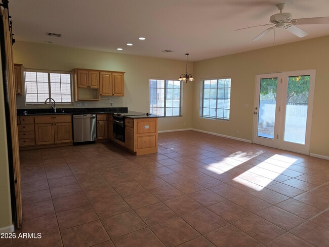 Foto del edificio - 600 E Desert Canyon Rd