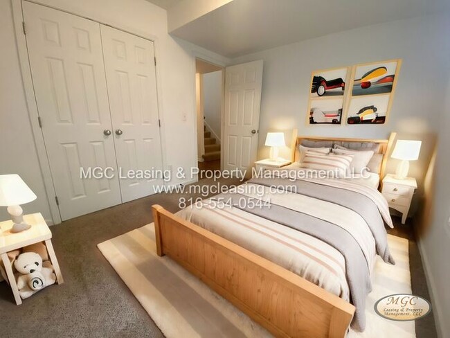 Building Photo - Creekwood Park: Unique Split-level Duplex ...