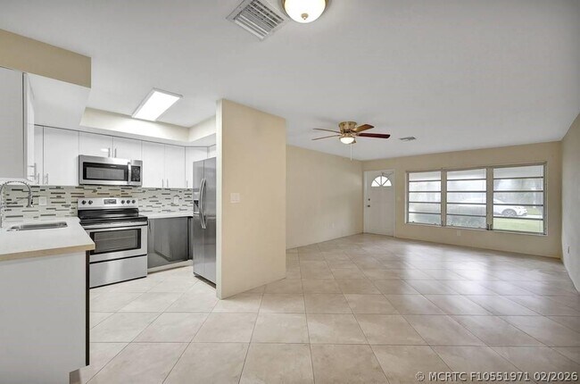 Foto del edificio - 916 NE 18th St