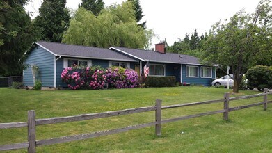 Building Photo - 6139 Vista Dr