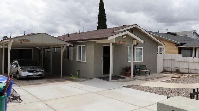 Building Photo - Single 2 bedrooms 2 baths house in San Diego CA.