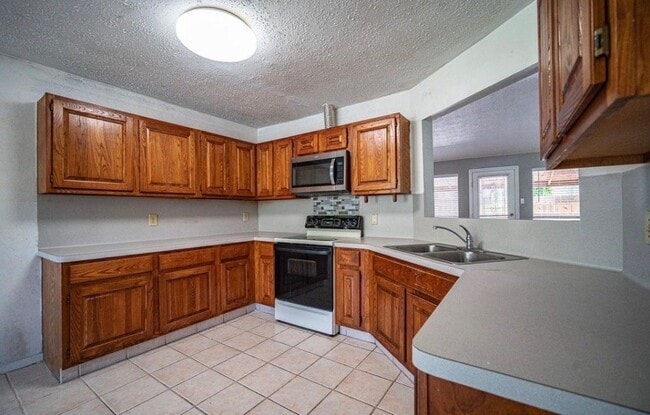 Photo - 6606 Felgate Creek Ct House