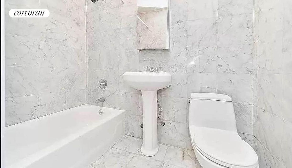 Foto del edificio - 233 E 12th St