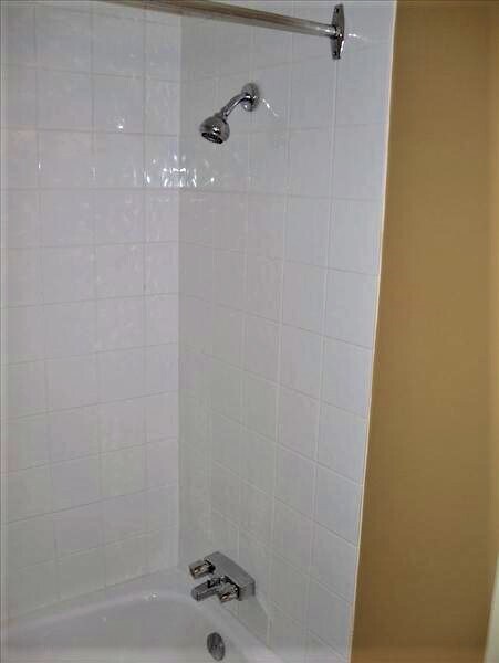 Building Photo - Cozy 1 Bedroom Suite in Highland Park