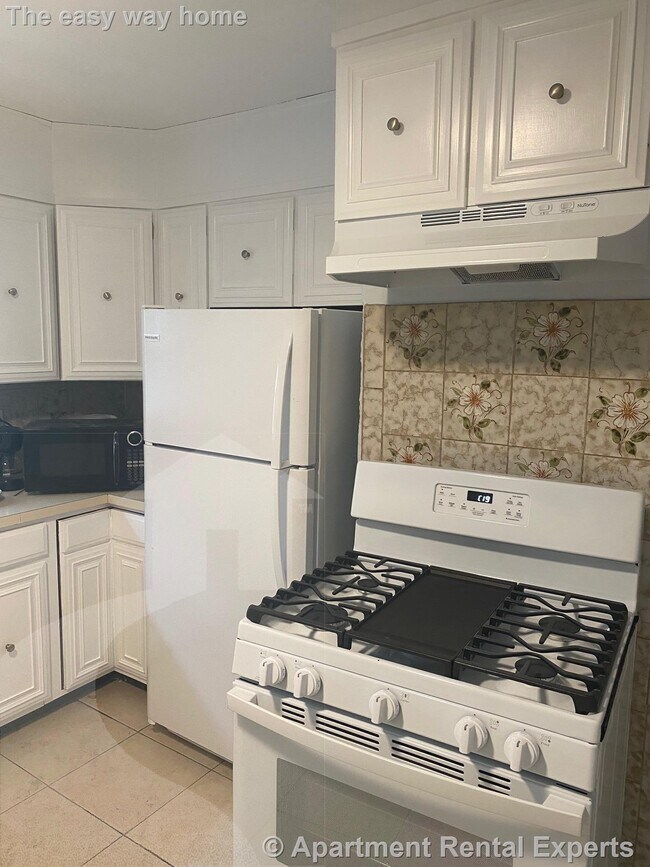 Foto del edificio - Cambridge/Fresh Pond 3 BR - Free Laundry -...