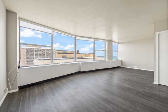 Foto del edificio - 0 bedroom in Chicago IL 60660
