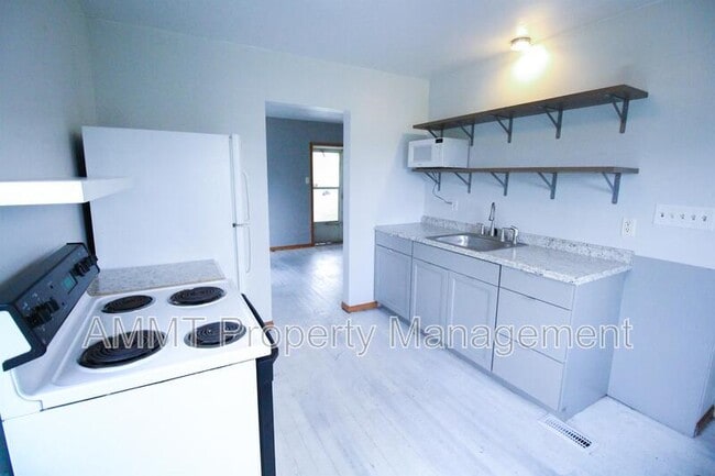 Building Photo - 3010 Johnson Ave NW