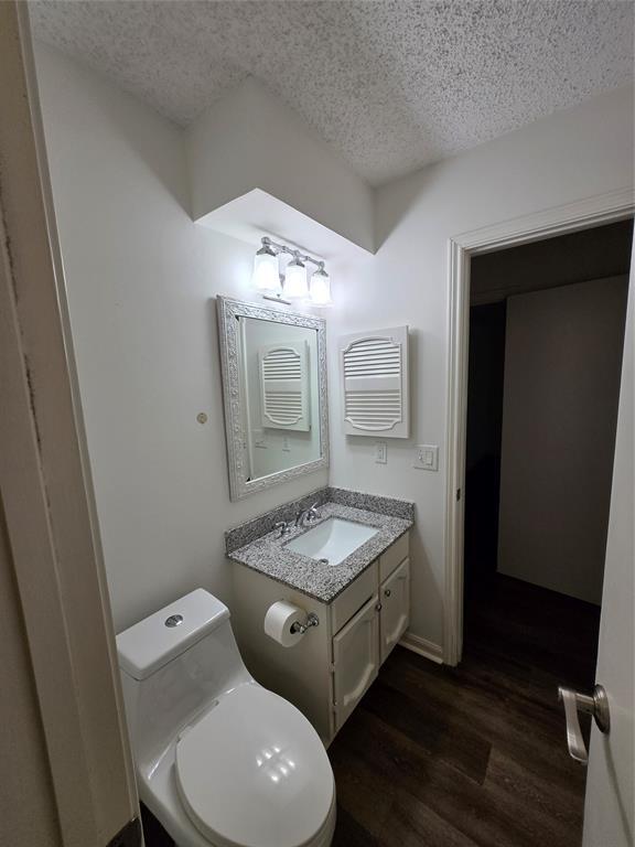 Foto del edificio - 5006 Birchmont Dr