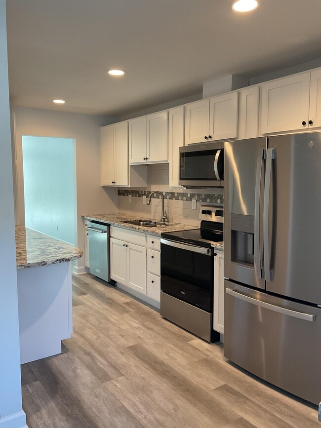 Kitchen - St. Albans Greens Townhouses and Apartments