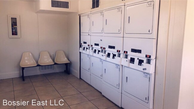 Building Photo - 3 br, 2 bath Apartment - Willow Park Apart...