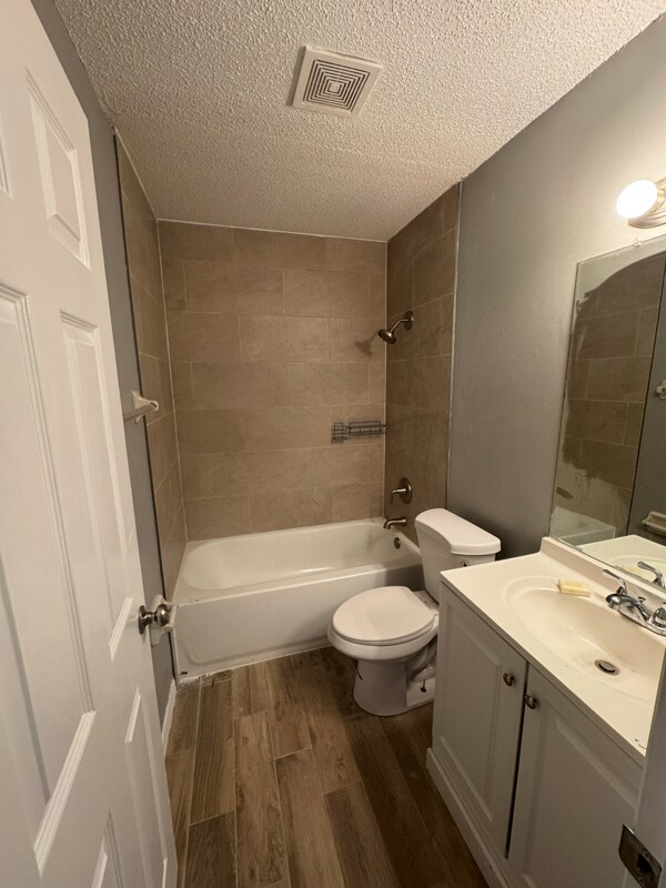 Foto del edificio - 10469 Eastside Ave