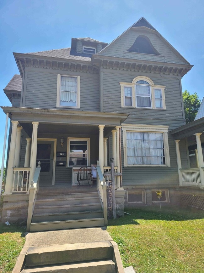 Building Photo - 120 E Wallace Ave