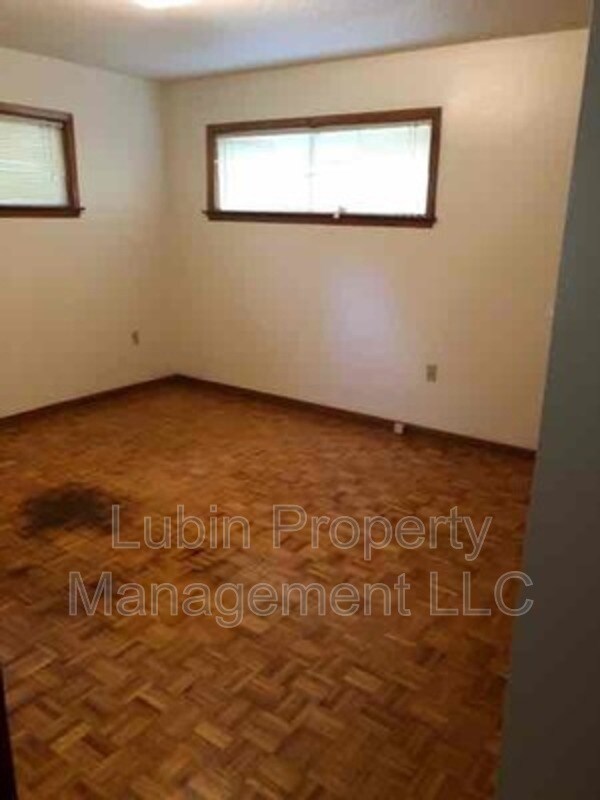 Foto del edificio - 3525 Clayphil Ave