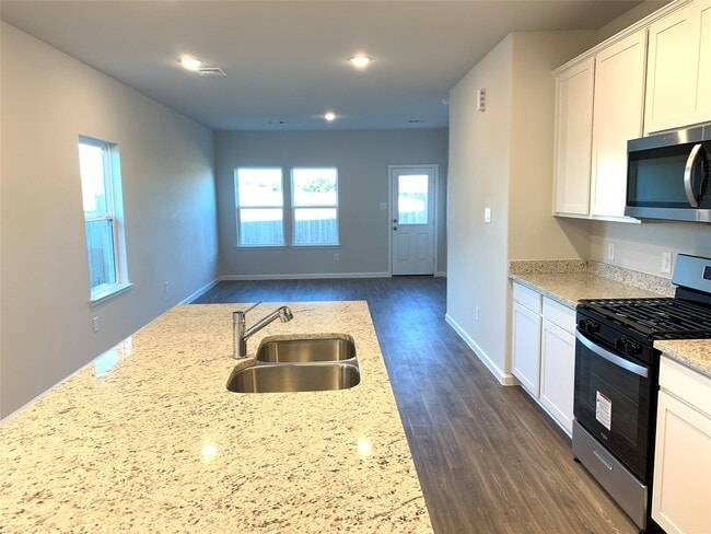 Building Photo - 810 Brookside Dr