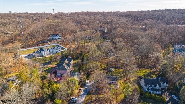 Building Photo - 850 Valley Rd