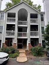Building Photo - 430 Queens Rd
