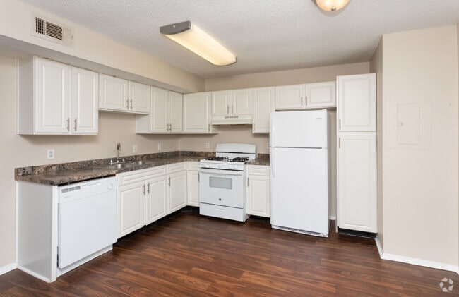 3BR,2.5BA-1,196SF - Springwood Townhomes