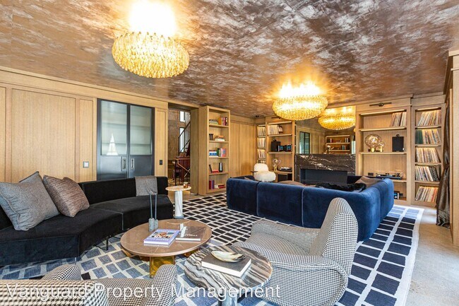 Foto del edificio - 3 br, 3.5 bath House - 2725 Pacific Avenue