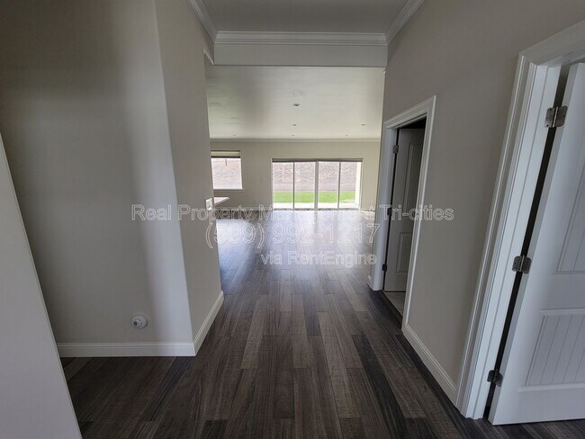 Foto del edificio - 3606 Cook Ln