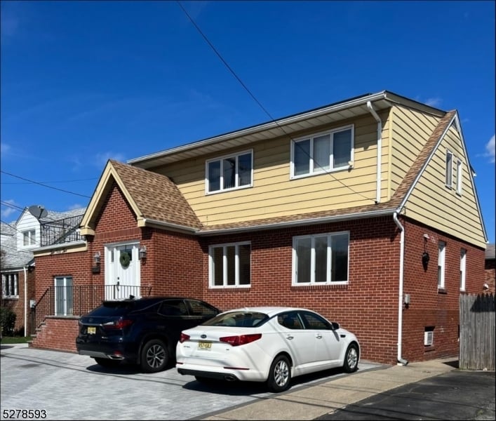 Primary Photo - 252 Corabelle Ave