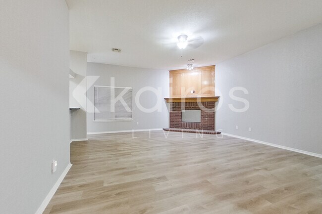 Foto del edificio - 408 Coalbrook Dr