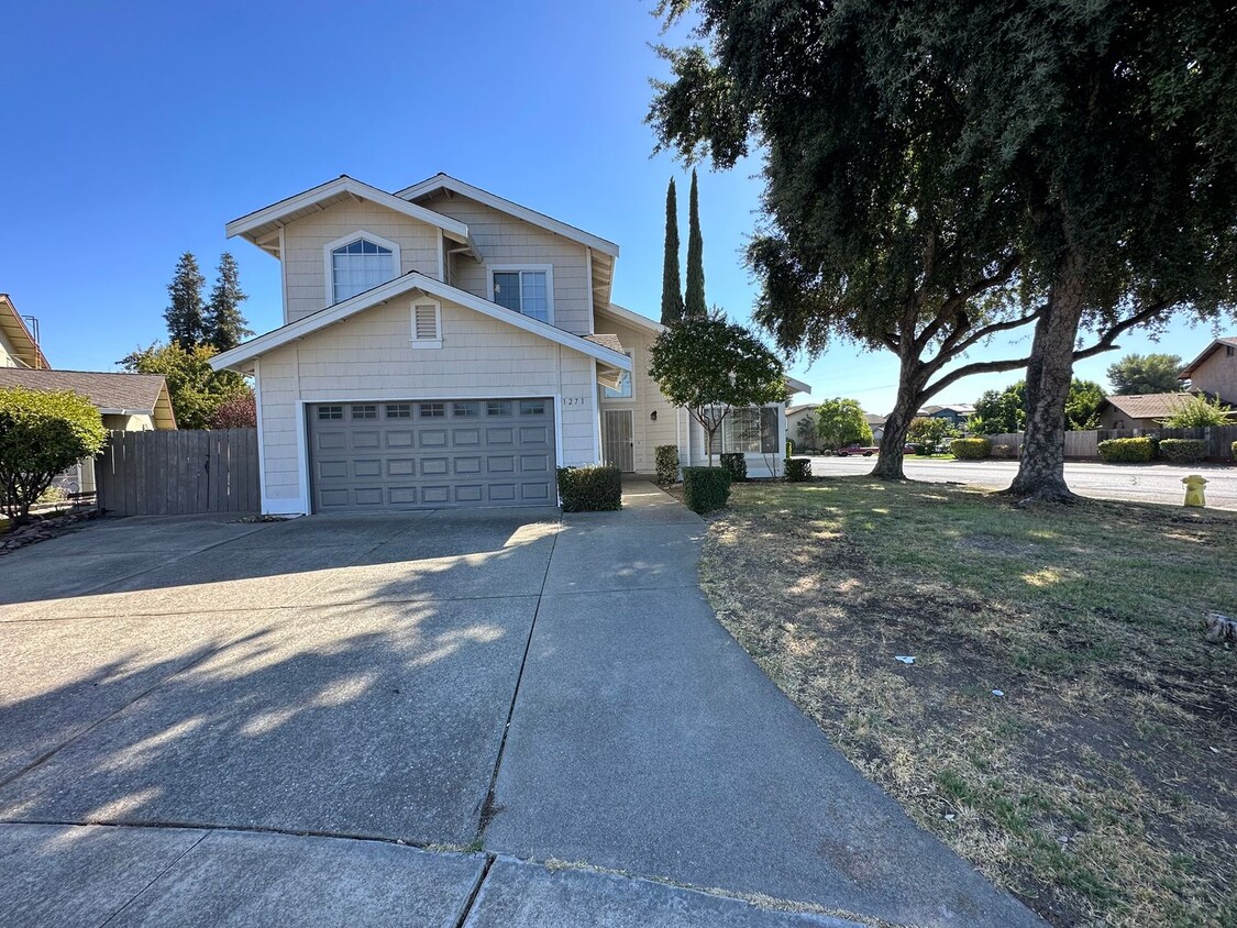 Primary Photo - Beautiful 4 Bedroom 2.5 Bath Manteca Home ...