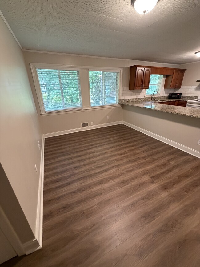 Building Photo - 2506 Dana Dr