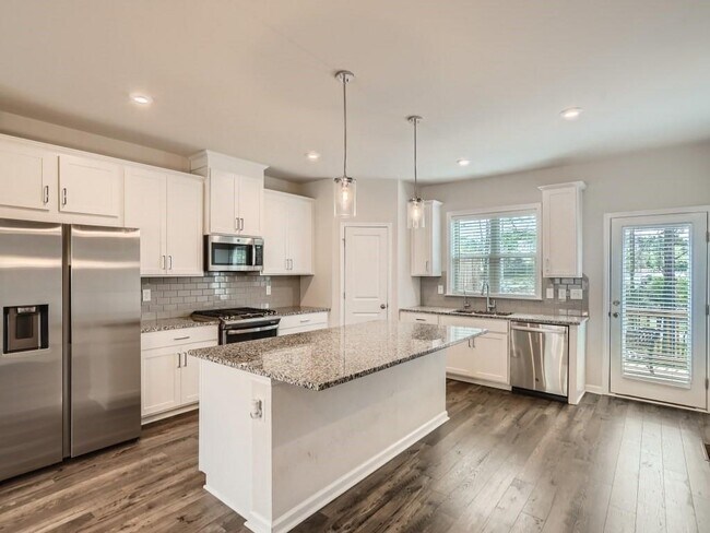 Building Photo - 3527 Hidden Valley Cir