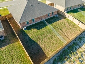 Building Photo - 107 Lost Trl