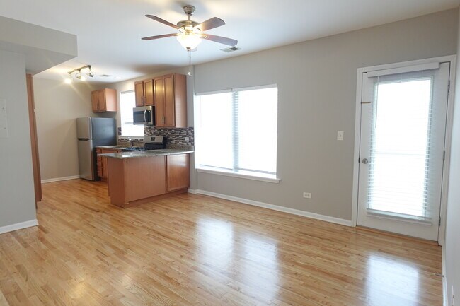Foto del edificio - 2608 W Glenlake Ave