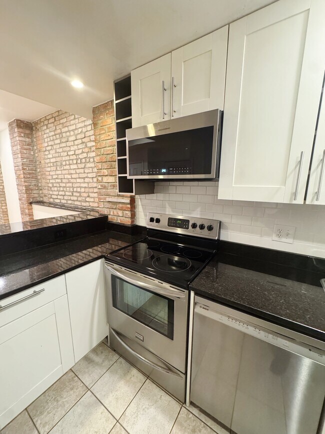 Foto del edificio - 2242 Ontario Rd NW