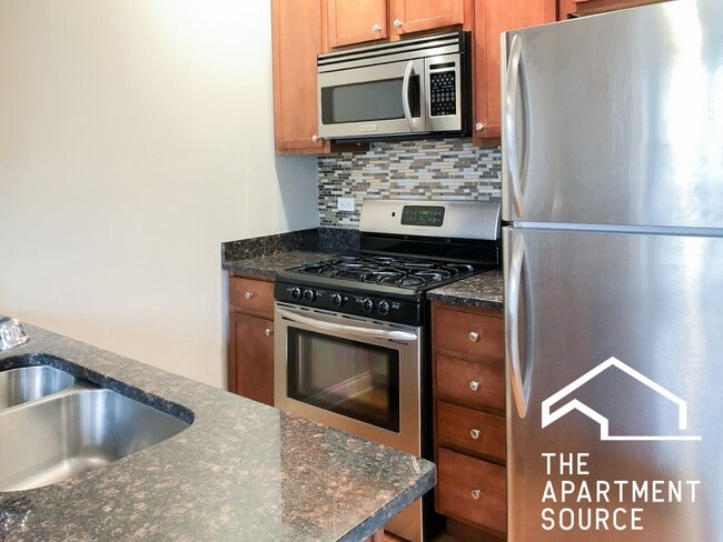 Photo - 1636 W Grace St Apartment