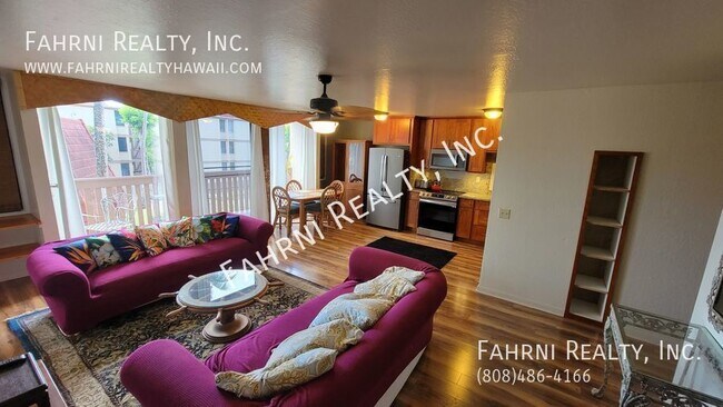Foto del edificio - Luxury 2 Bedroom Fully Furnished Town Home...