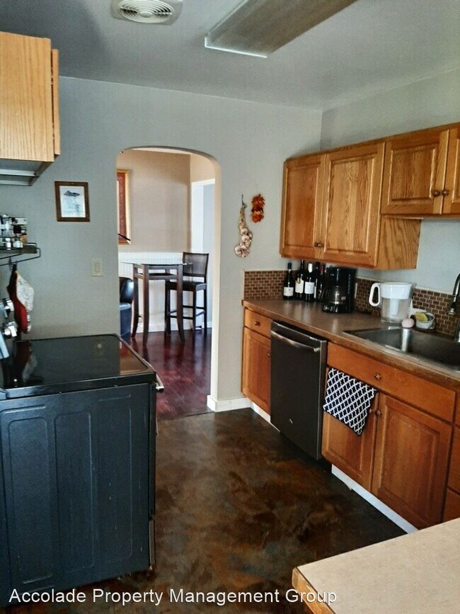 Building Photo - 3 br, 2 bath House - 5303 West Nob Hill Blvd
